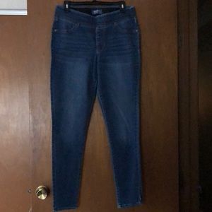 Old Navy Rockstar mid rise jeans. Worn several times. Size 12 regular